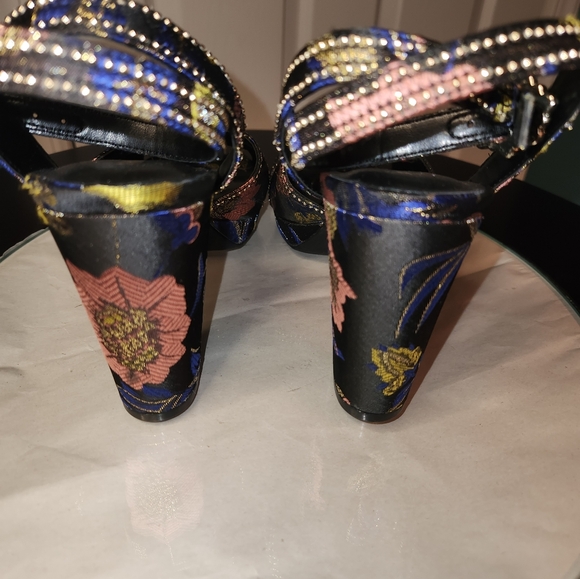 Anne Klein multicolored sandals - Picture 3 of 5